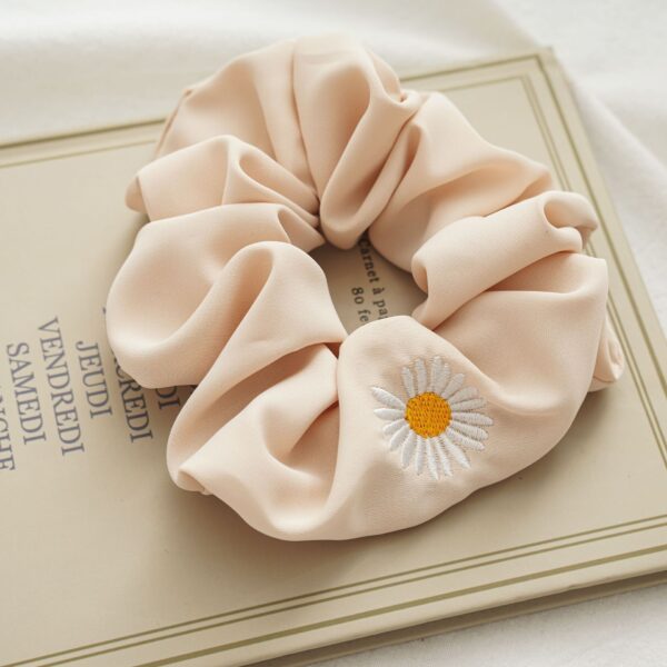 Daisy Embroidery Large Intestine Ring - Image 9