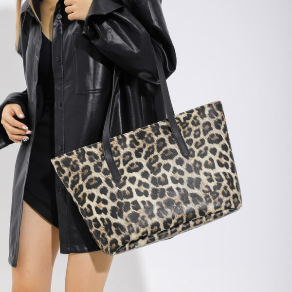 Large Capacity Leopard Print Tote Three-piece Set - Image 2